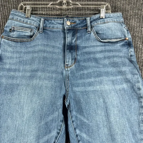 Judy Blue Jeans Womens Size 16W Aztec Cuffed Relaxed Fit Casual Comfort - Picture 3 of 16